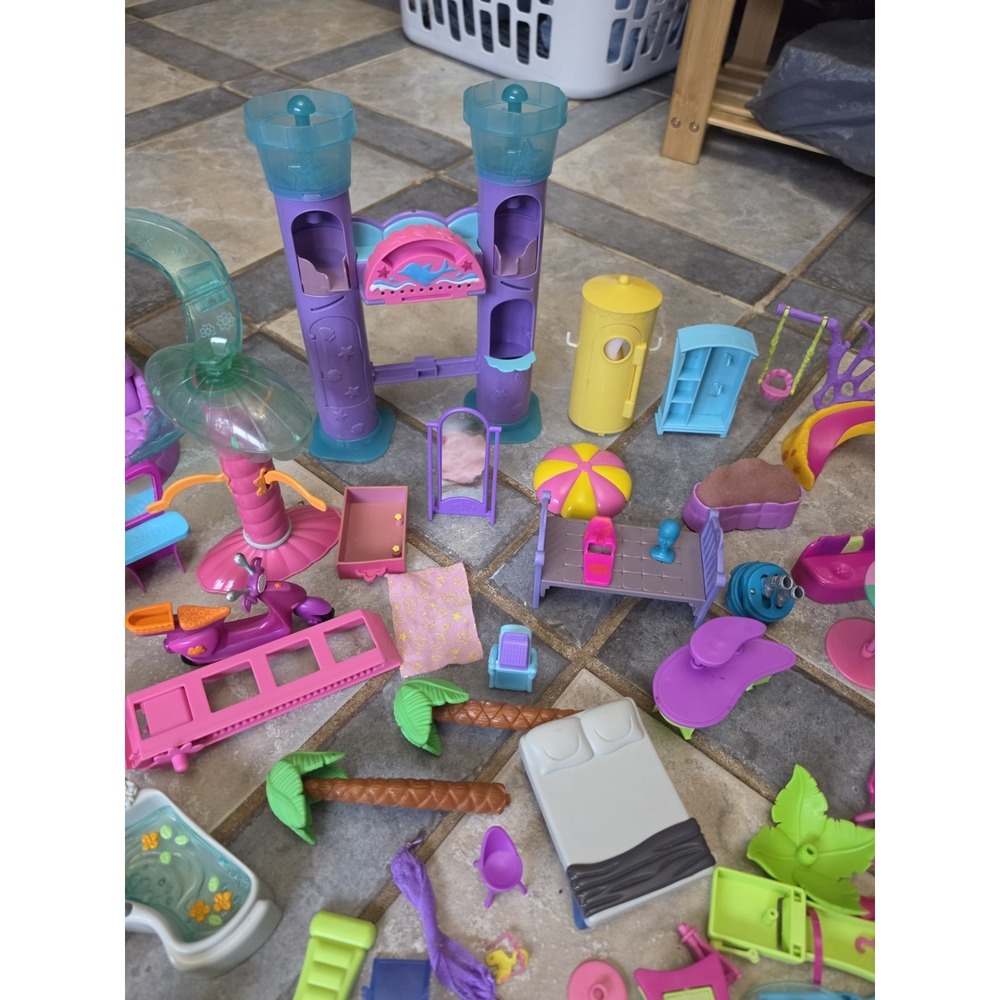 Huge Lot Of Polly Pocket  Clothes Shoes Accessories! Over‎ 150 Peaces!!! - Picture 8 of 11
